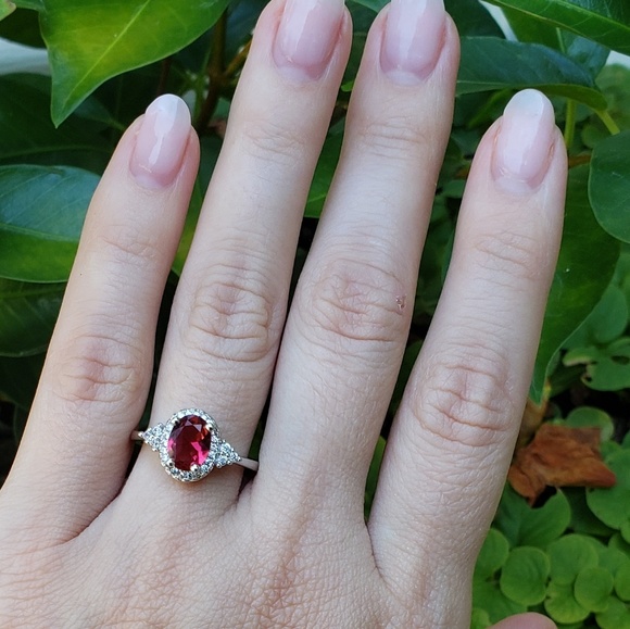 925 Sterling Silver Red CZ Ring - Picture 4 of 6